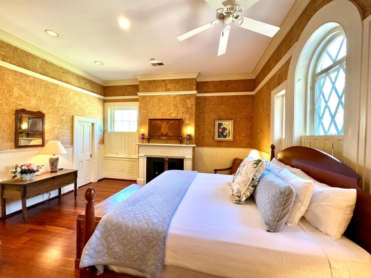 ホテル Stonegate レキシントン 部屋 写真