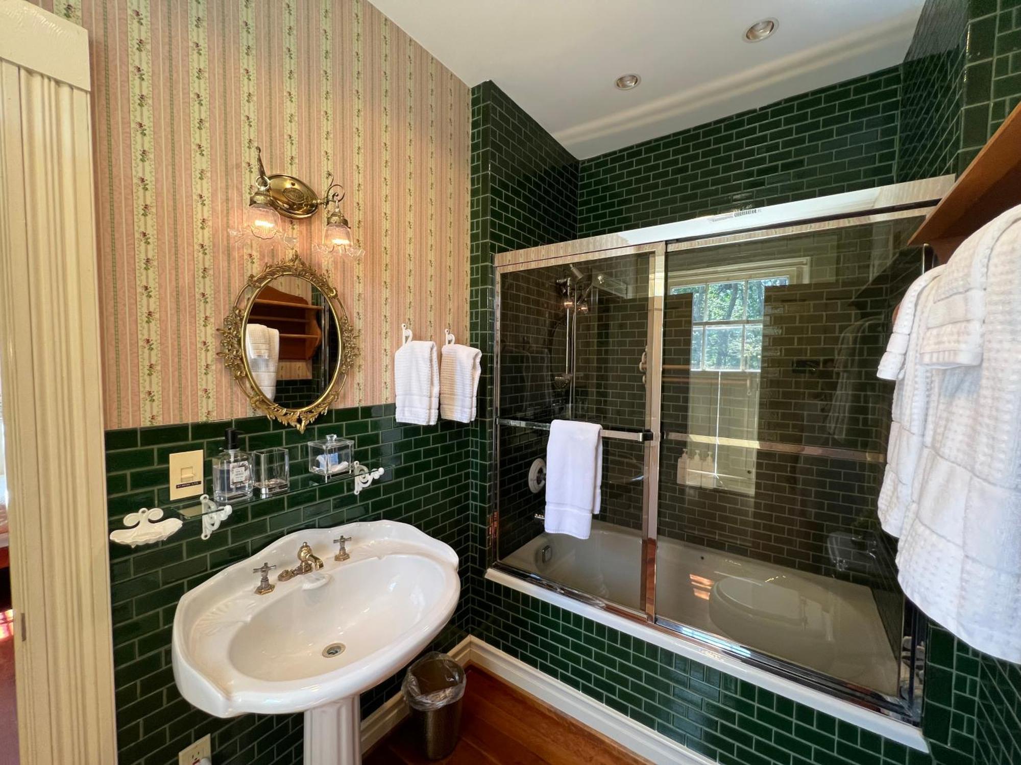 ホテル Stonegate レキシントン 部屋 写真